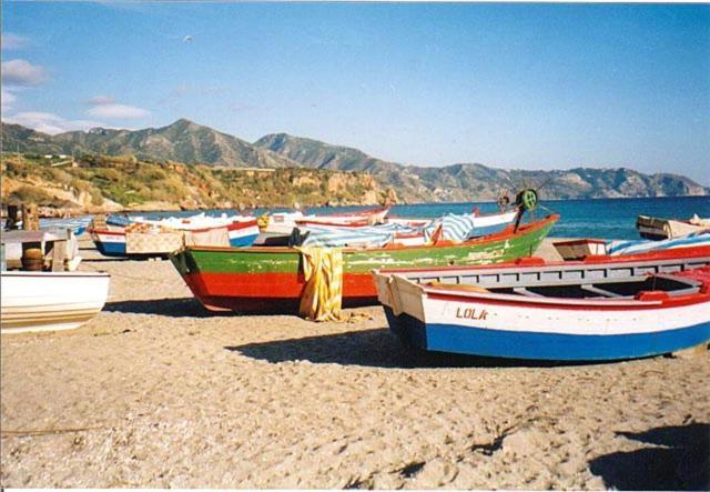 شقة Nerja 1ª Linea De Playa De Burriana , Terraza Grande Al Mar المظهر الخارجي الصورة