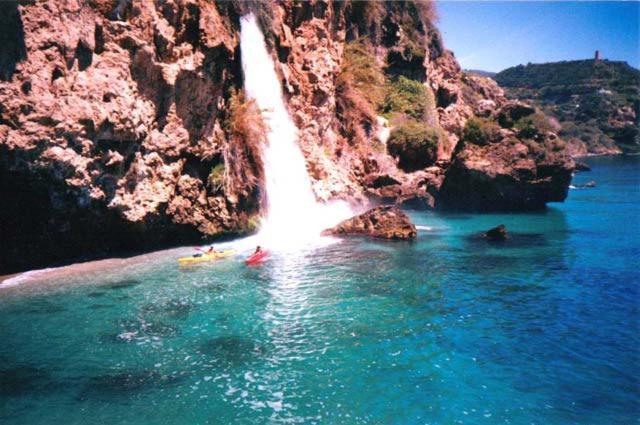شقة Nerja 1ª Linea De Playa De Burriana , Terraza Grande Al Mar المظهر الخارجي الصورة