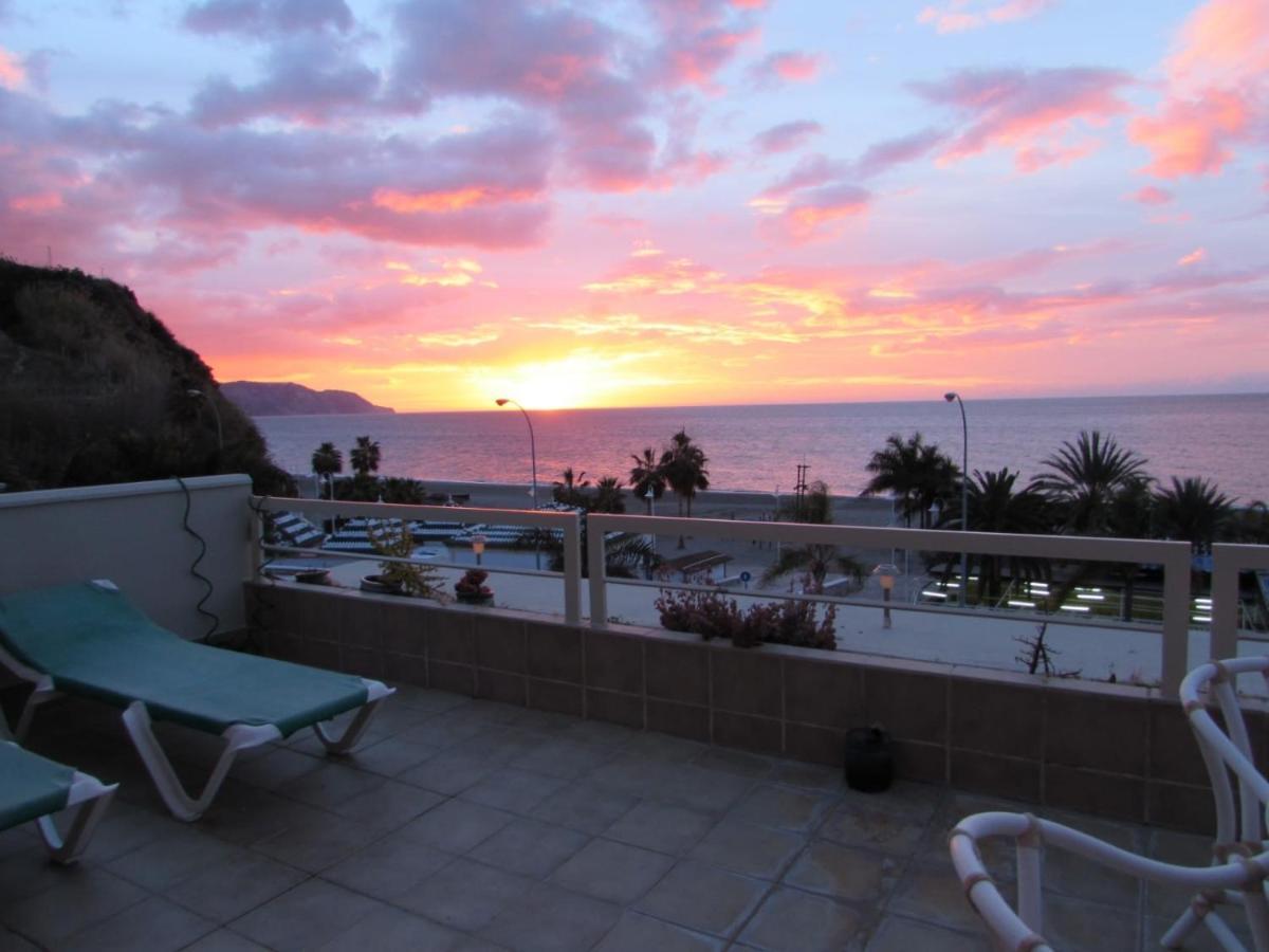 شقة Nerja 1ª Linea De Playa De Burriana , Terraza Grande Al Mar المظهر الخارجي الصورة